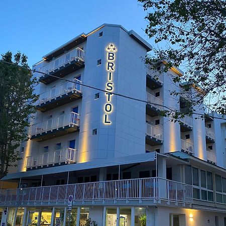 Hotel Bristol Misano Adriatico Bagian luar foto