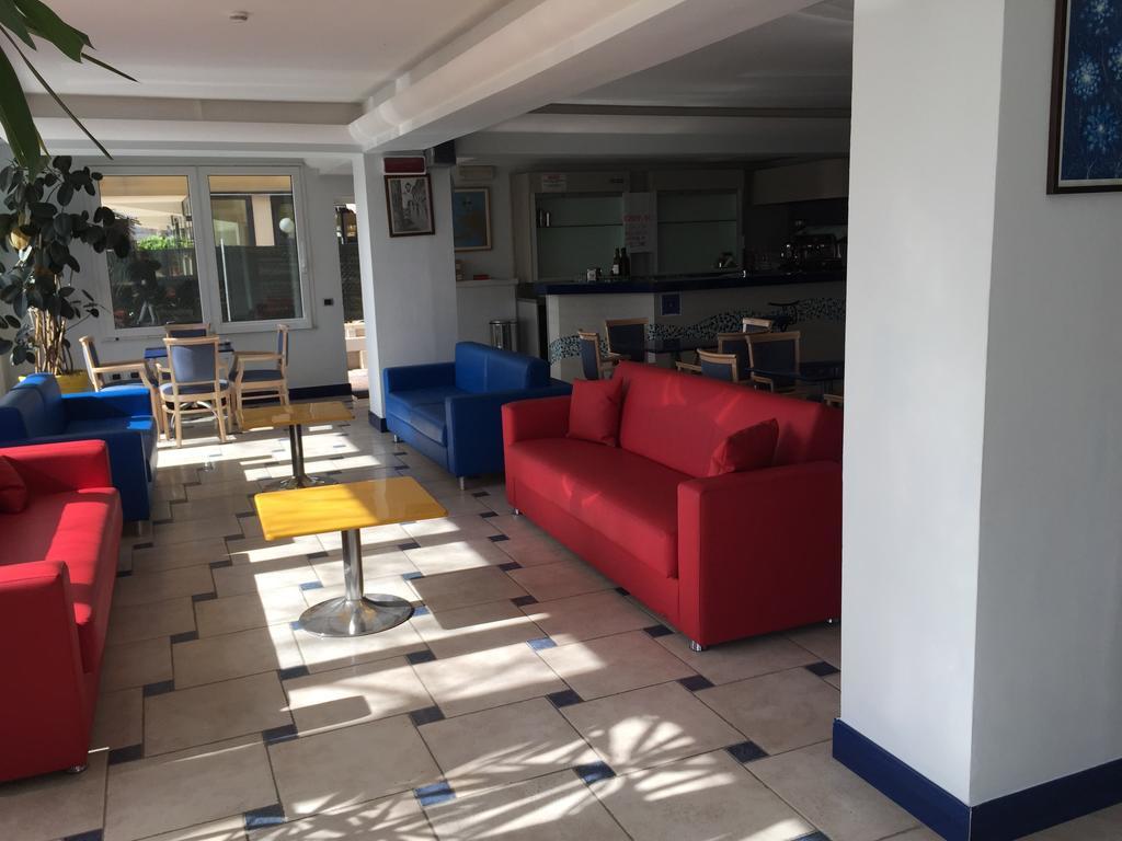 Hotel Bristol Misano Adriatico Bagian luar foto